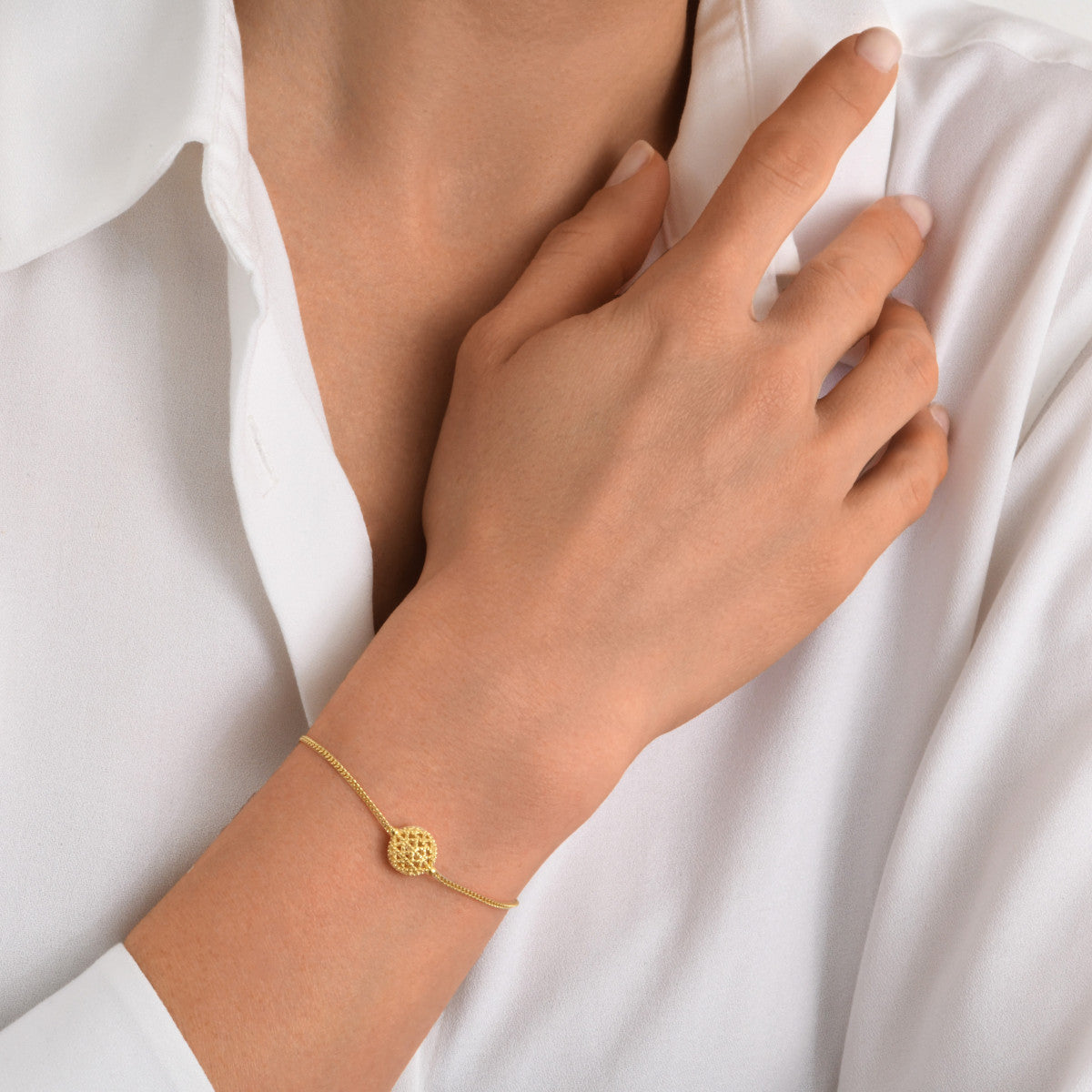 Bracelet fin réglable Betty en métal doré à l'or fin ciselé - doré Dore