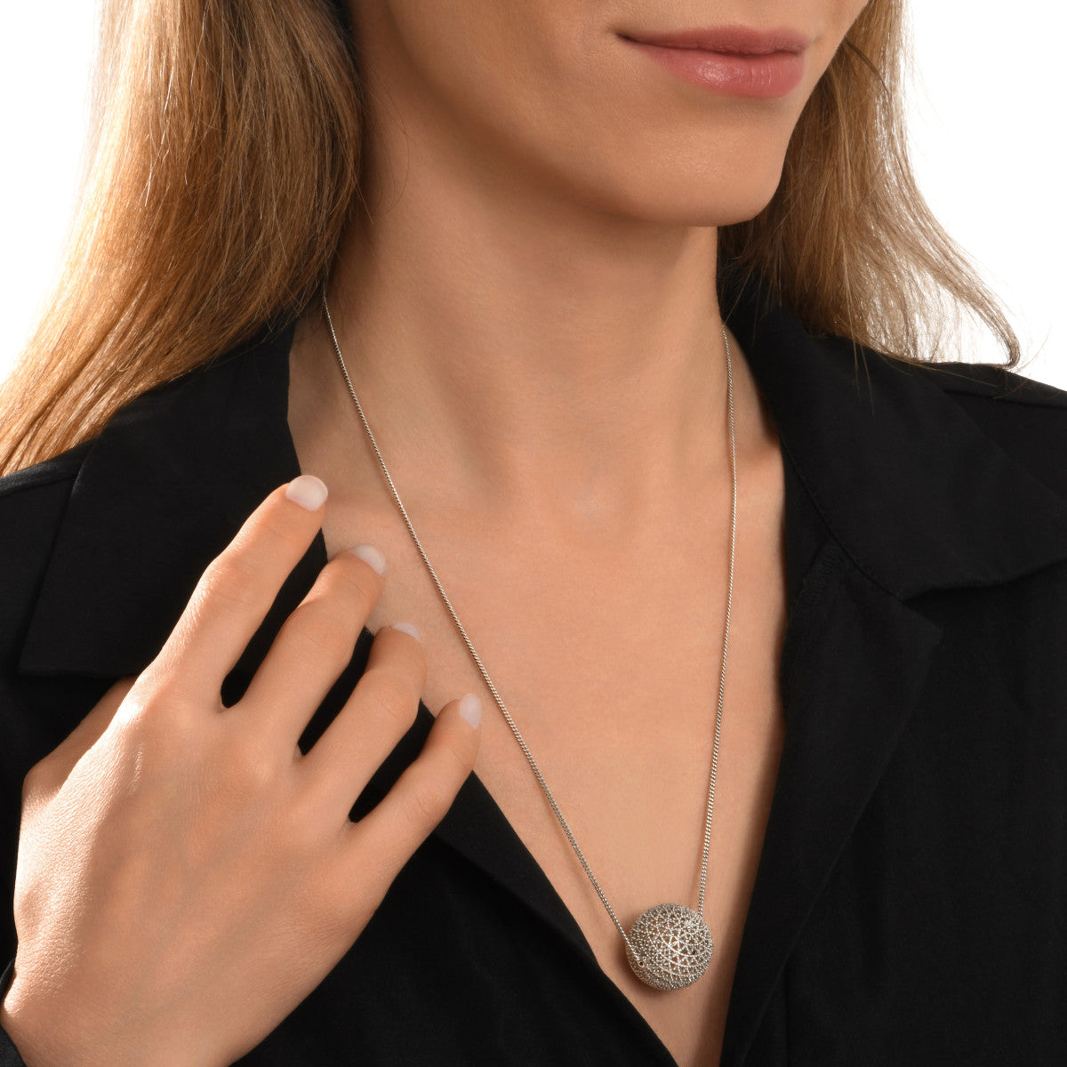 Collier fin à large pendentif Betty en métal coloré argent - argenté Argent