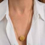 Collier fin à large pendentif Betty en métal doré à l'or fin - doré Dore