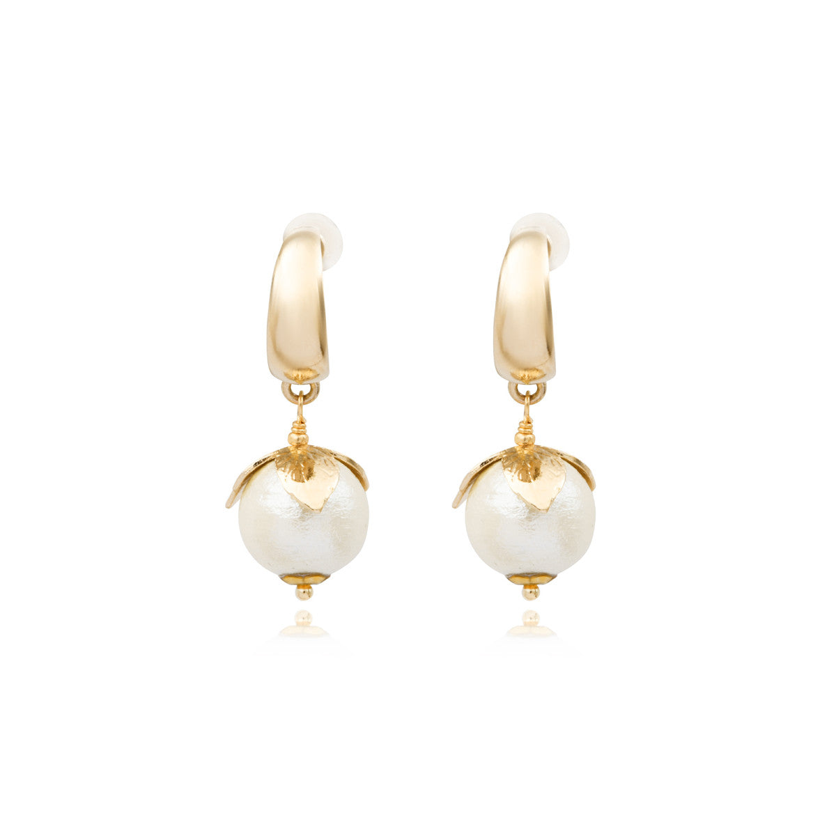 Boucles d'oreilles créoles Lucy perles de coton et métal doré - blanc Blanc