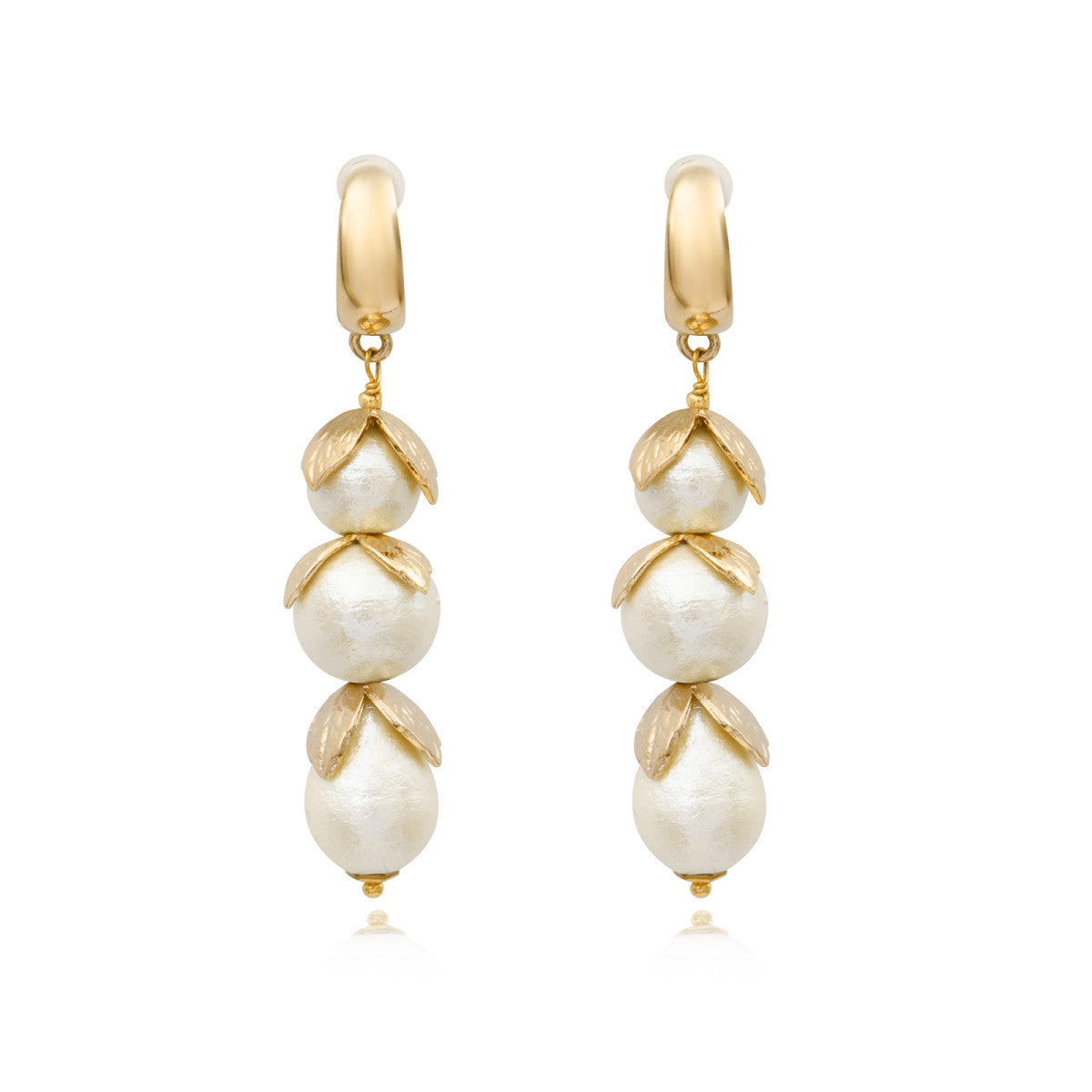 Boucles d'oreilles créoles longues Lucy perles de coton et métal doré - blanc Blanc