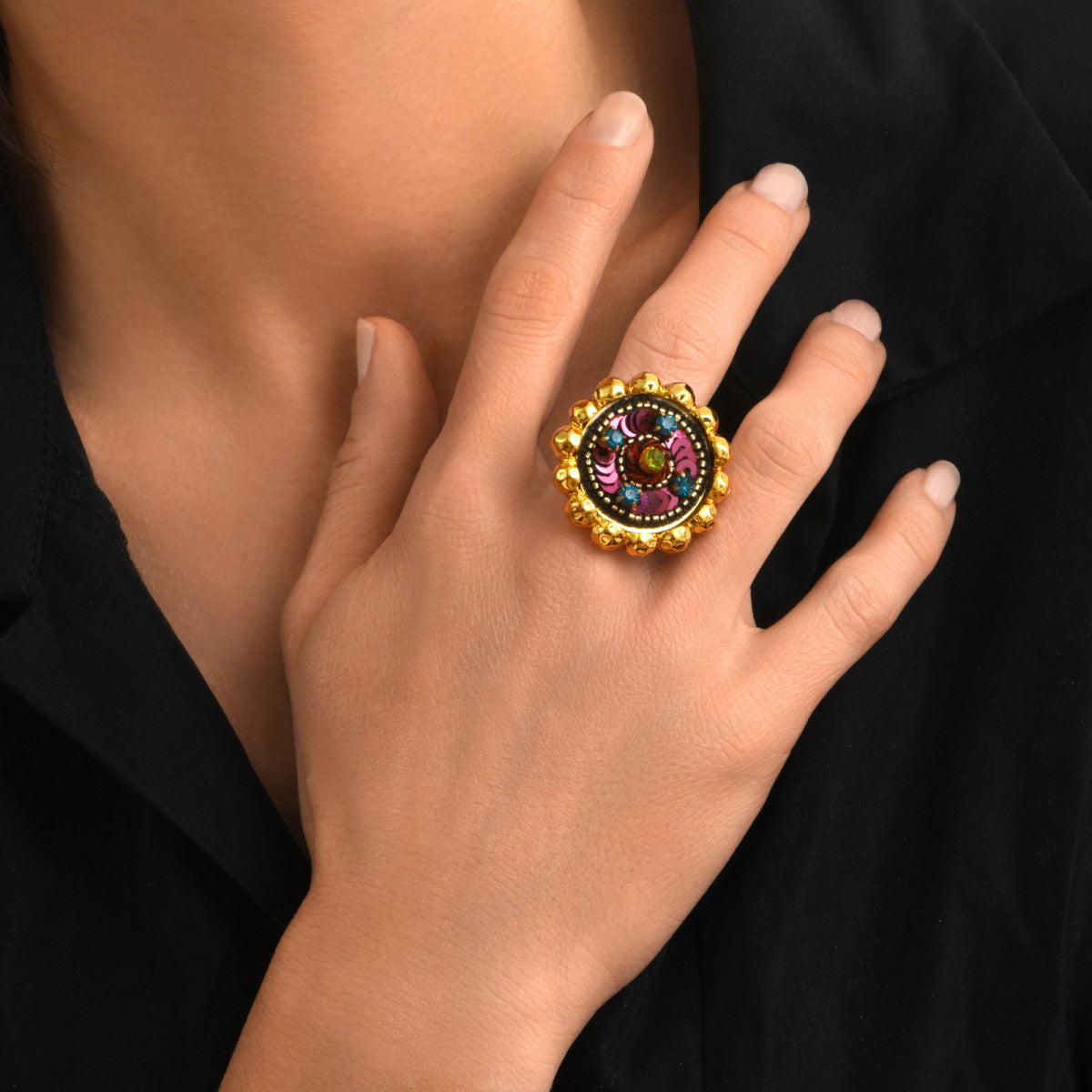 Grosse bague ronde Angèle en résine métallisée et sequins taille M - violet Violet