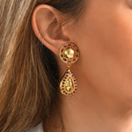 Boucles d'oreilles clips pendantes Gloria résine métallisée et cristaux - rouge Rose rouge