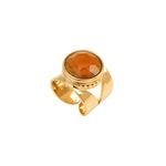 Bague large Noto taille M en métal doré ciselé cabochon rond - orange Turquoise