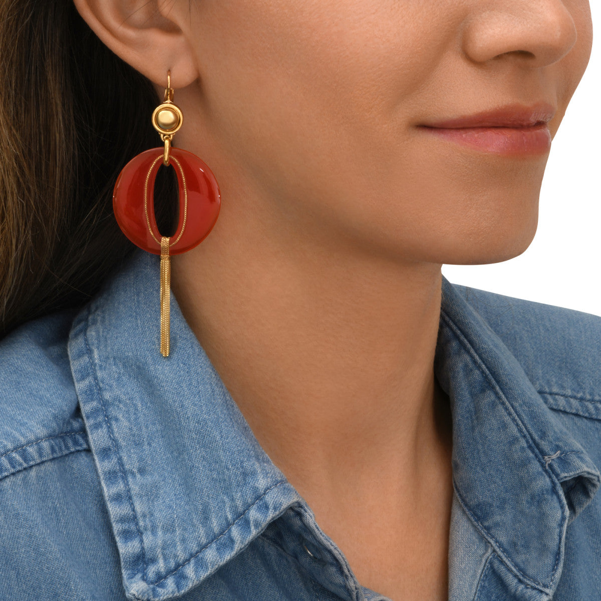 Boucles d'oreilles dormeuses longues Masseria en résine pompon doré - corail Corail