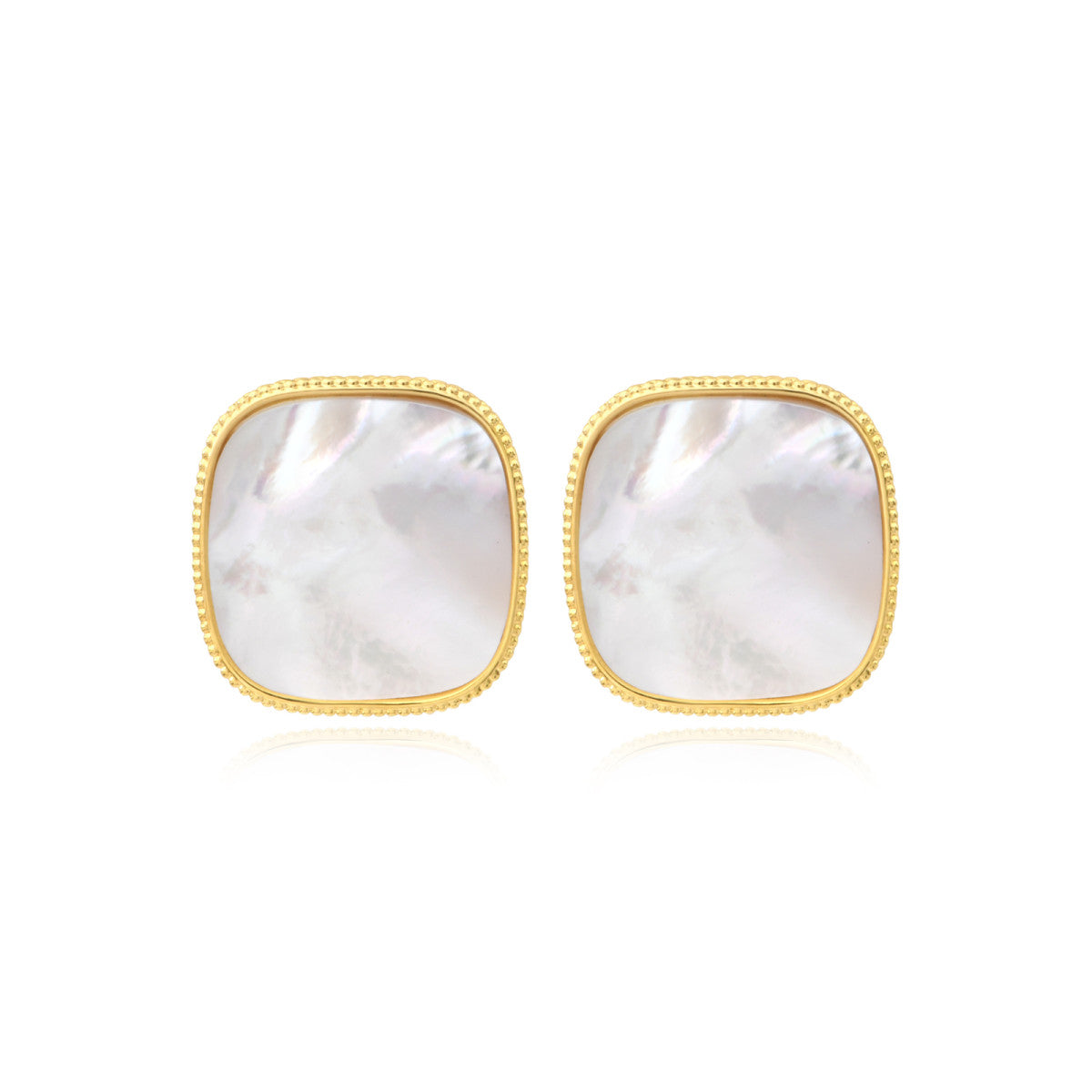 Boucles d'oreilles clip carrées Ashanti en nacre - blanc Nacre