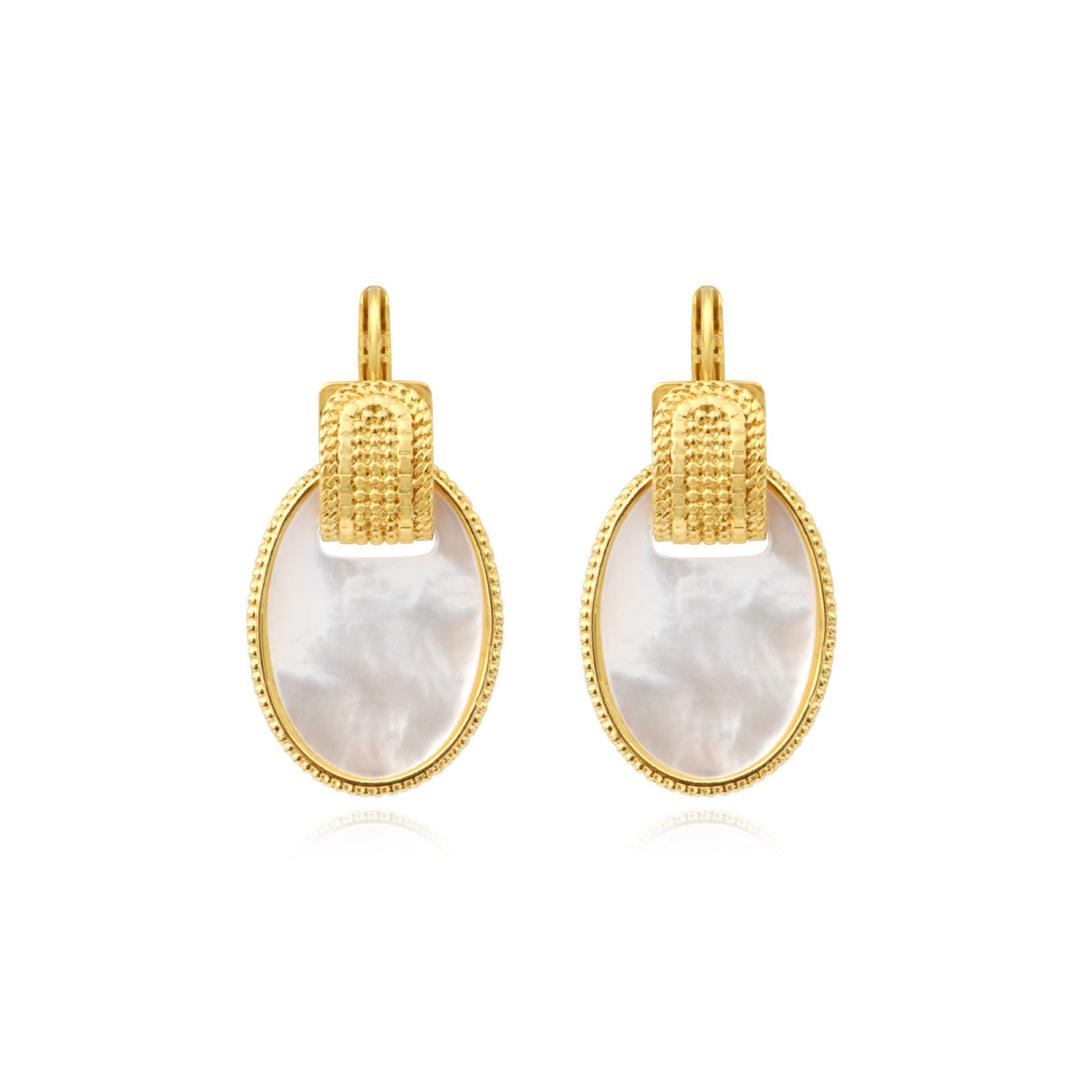 Boucles d'oreilles dormeuses Ashanti en nacre ovale et métal - blanc Nacre