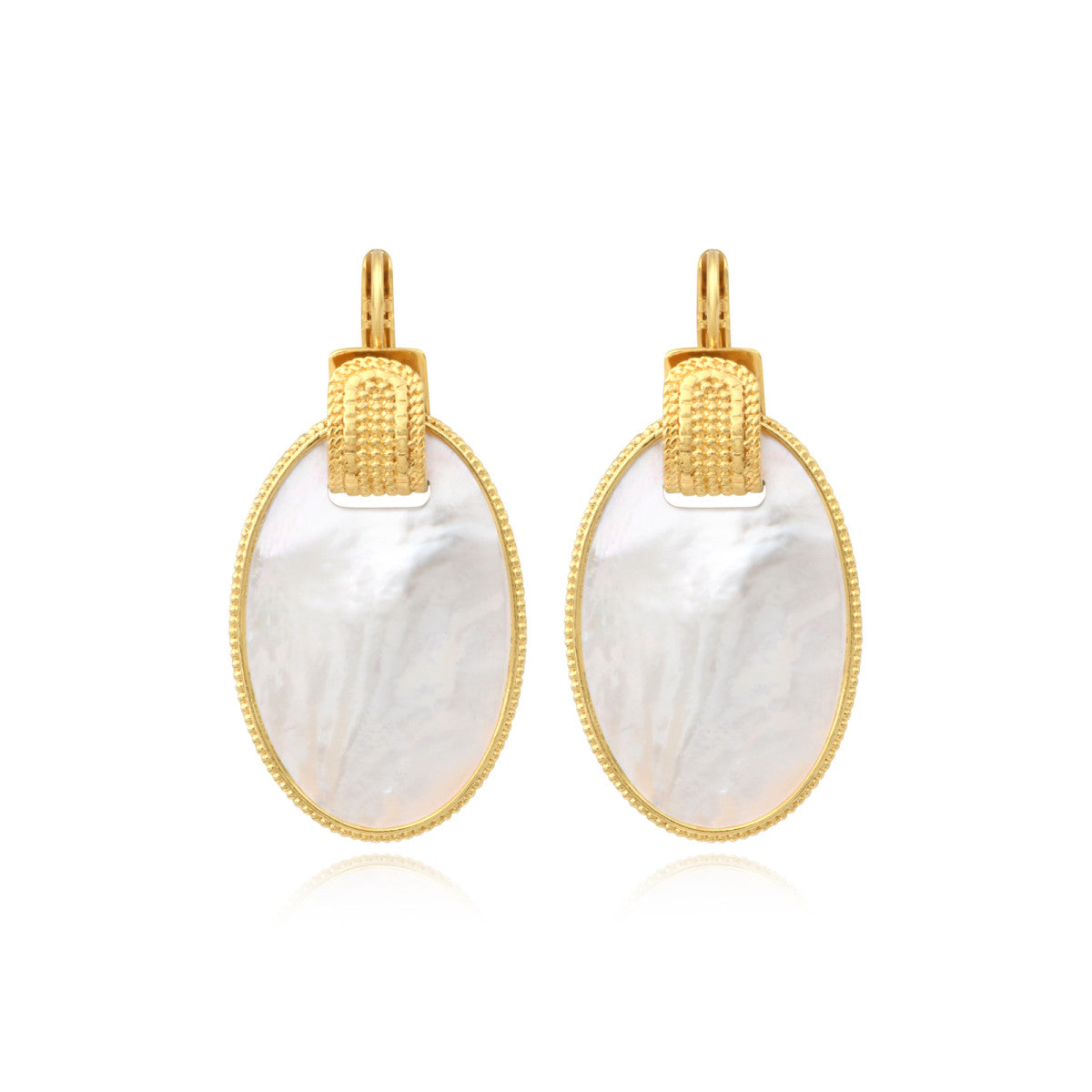 Boucles d'oreilles dormeuses Ashanti en nacre ovale et métal - blanc Nacre