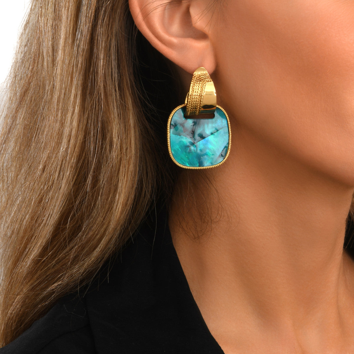 Boucles d'oreilles tige Ashanti en nacre carrée et métal - turquoise vert Turquoise vert