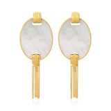 Boucles d'oreilles tige Ashanti en nacre ovale, métal et chaînes - blanc Nacre