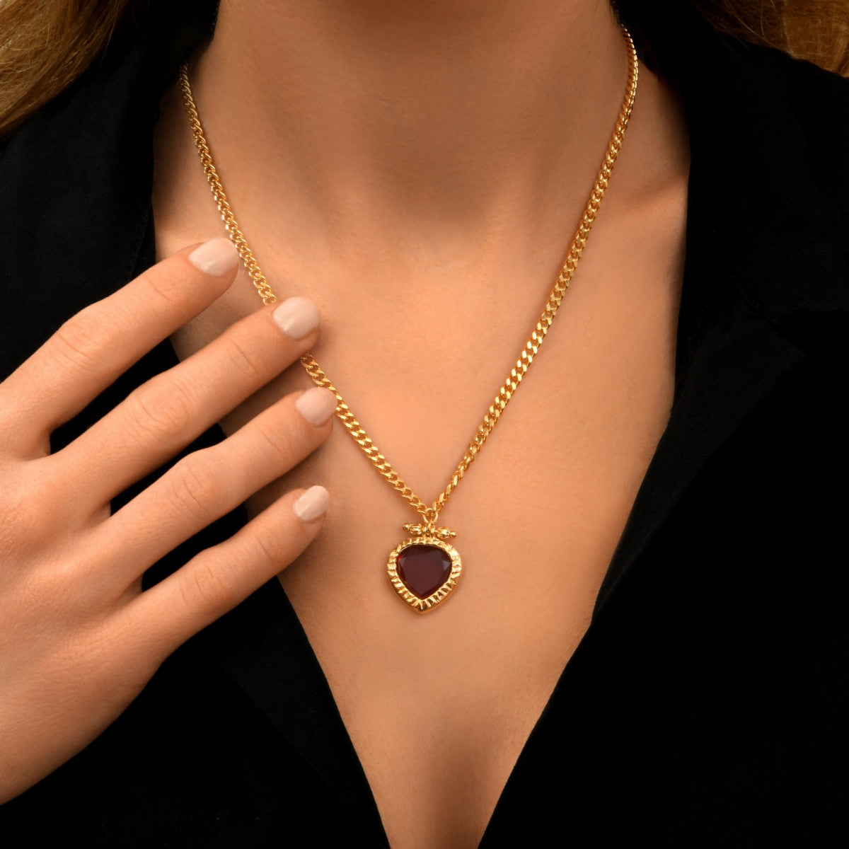 Collier Bysance en métal doré et cabochon poire - rouge Rouge