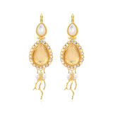 Boucles d'oreilles dormeuses Océane nacre, goutte dorée et perles - blanc Blanc