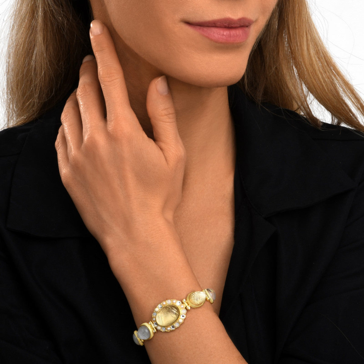 Bracelet Océane à grosses mailles dorées, cabochon ovale transparent et dégradé de cabochons blancs - blanc Blanc
