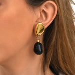Boucles d'oreilles clip Loulou dorées avec pendentif noir en résine métallisée - noir Noir or
