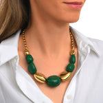 Collier Loulou à chaîne dorée et cailloux en résine métallisée verte et dorée - vert Vert or