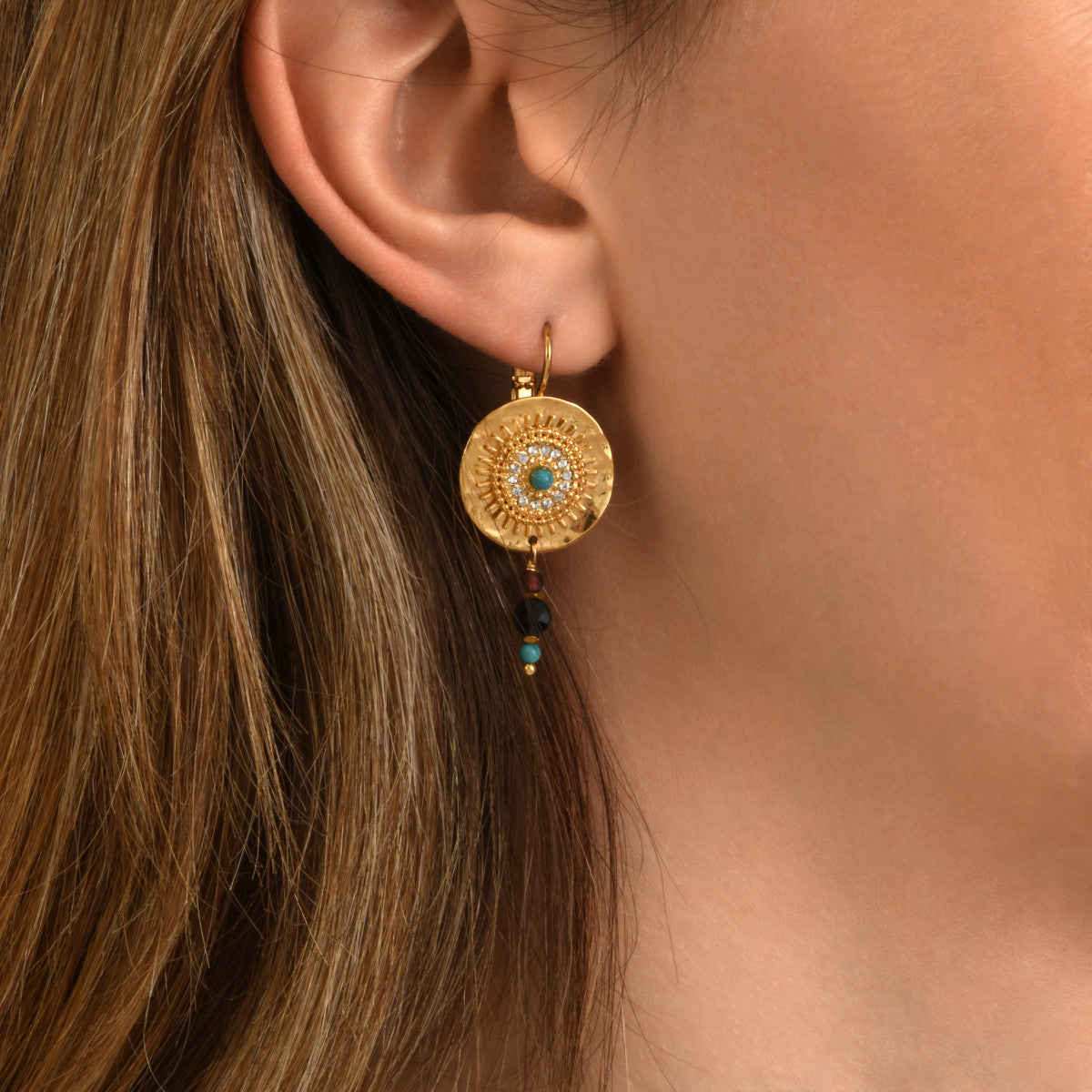 Boucles d'oreilles dormeuses Dakota en métal doré et pierres gemmes - multicolore Multi