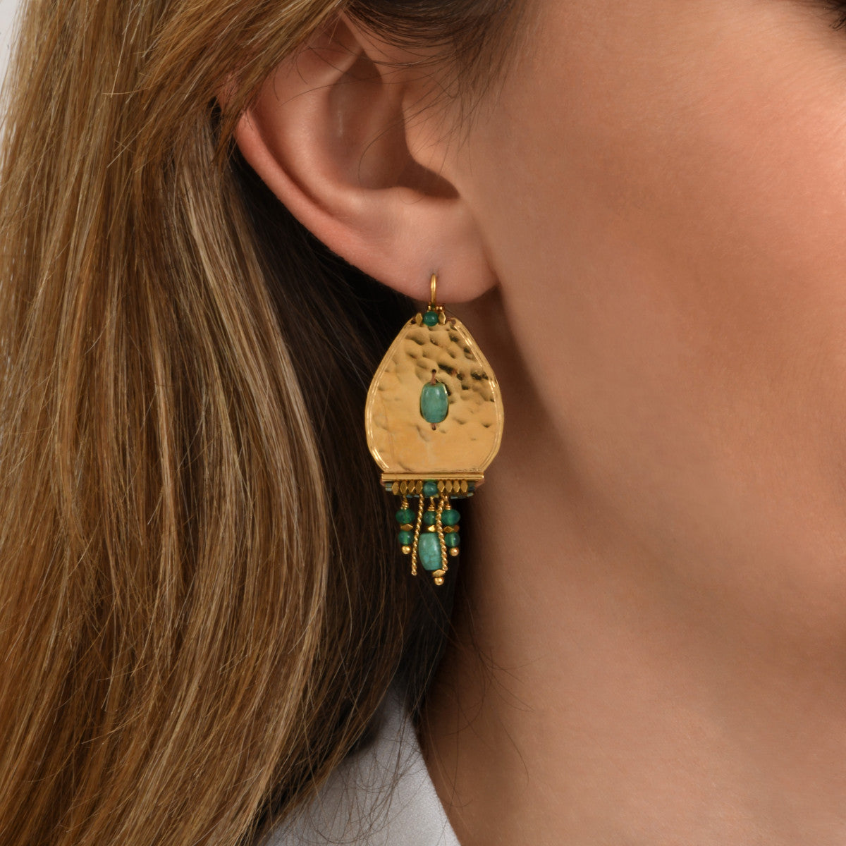 Boucles d'oreilles dormeuses Dakota en métal doré et perles gemmes - vert Vert