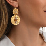Boucles d'oreilles dormeuses rondes Dakota en métal doré perles et nacre - blanc Perle de riviere