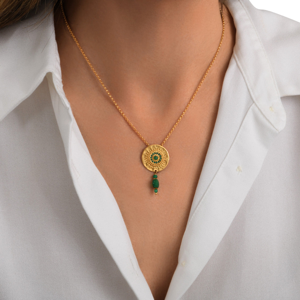 Collier pendentif Dakota en métal doré et pierres gemmes - vert Vert