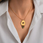 Collier pendentif Dakota en métal doré martelé et pierres gemmes - multicolore Multi