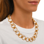 Collier anneaux Alicudi en métal doré à l'or fin, émail et perles du Japon - blanc Blanc