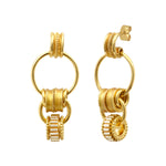 Boucles d'oreilles à tiges percées Alicudi en métal doré émail et perles du Japon - doré Dore