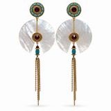 Boucles d'oreilles clips longues dorées à chaînettes, nacre blanche, turquoise, howlite et jade teinté rouge, 12 cm, collection Fujita