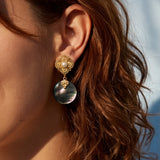 Boucles d'oreilles clips pendantes Positano - nacre grise